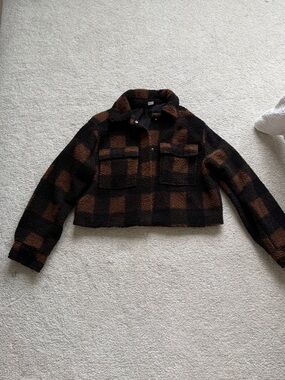 H&M Cropped Plaid Sherpa Jacket in Black and Brown